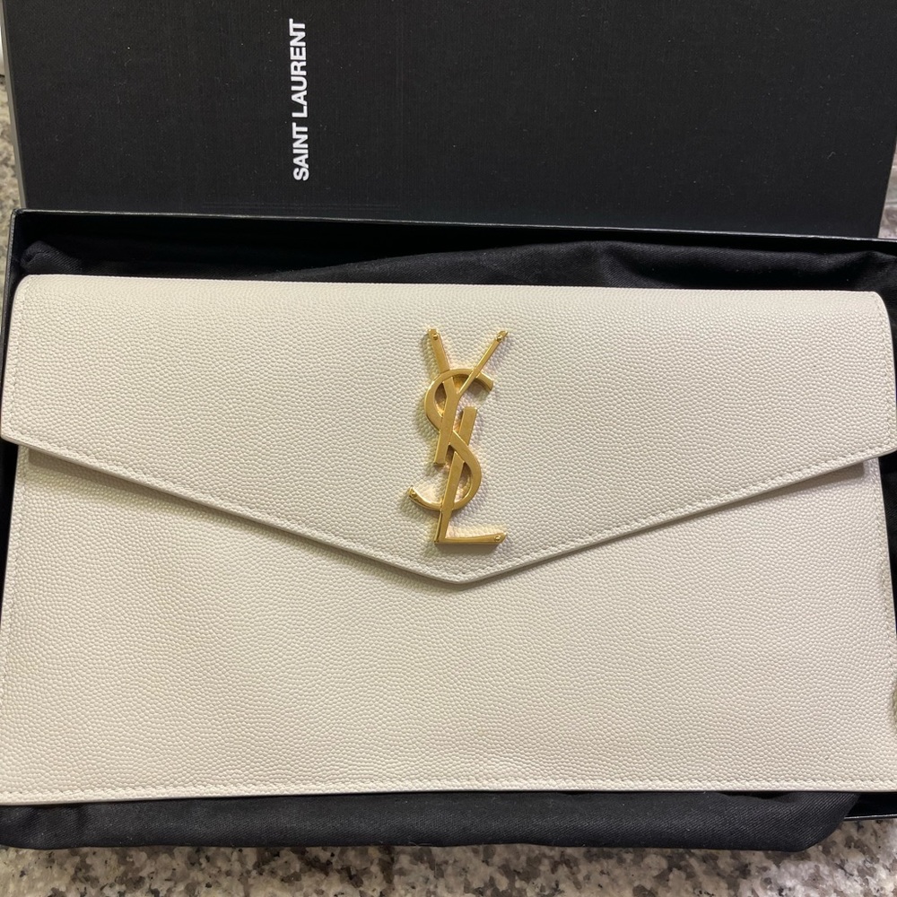 Saint Laurent Clutch (never worn comes with tags)